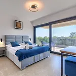 Sandro By Interhome פורץ