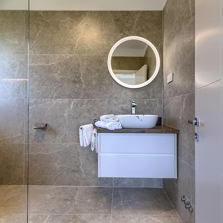 Sandro By Interhome