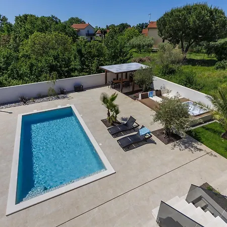 Sandro By Interhome * بوريتش