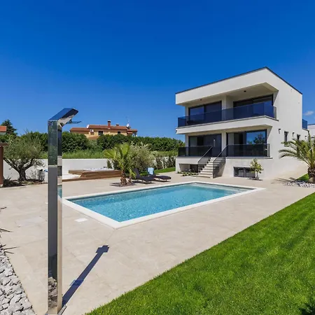 Sandro By Interhome וילה