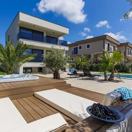 Sandro By Interhome * بوريتش