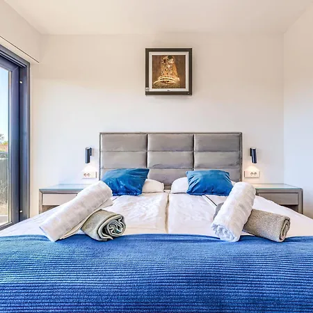 Sandro By Interhome بوريتش